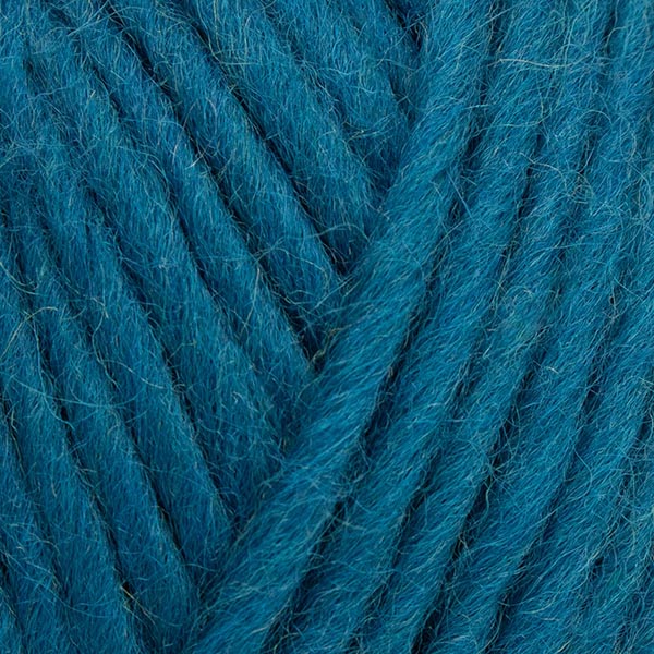 RETREAT Chunky Roving Yarn