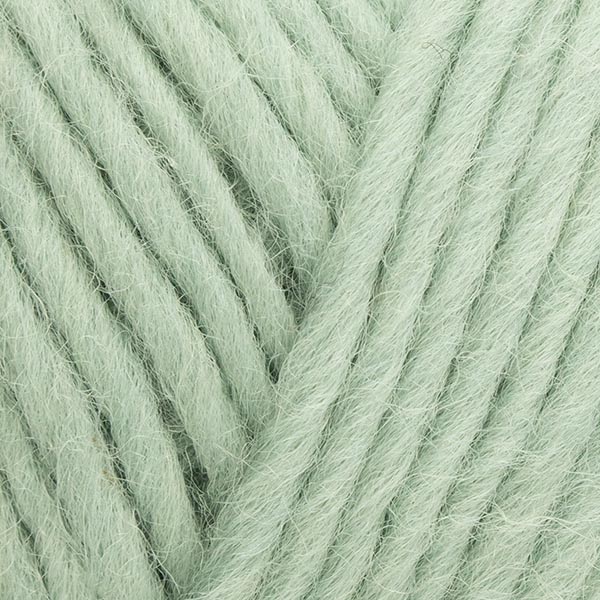 RETREAT Chunky Roving Yarn