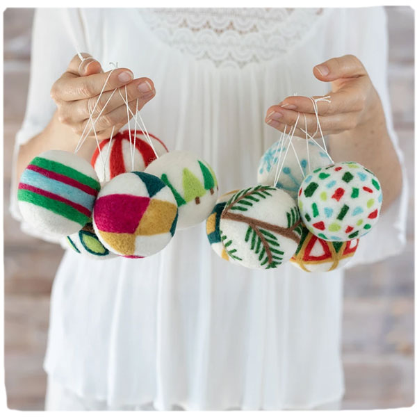 Sculpting with Wool Needle Felting Kit - Ornament Party