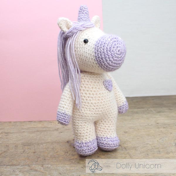 Hardicraft DIY Crochet Kit - Dolly Unicorn - Action