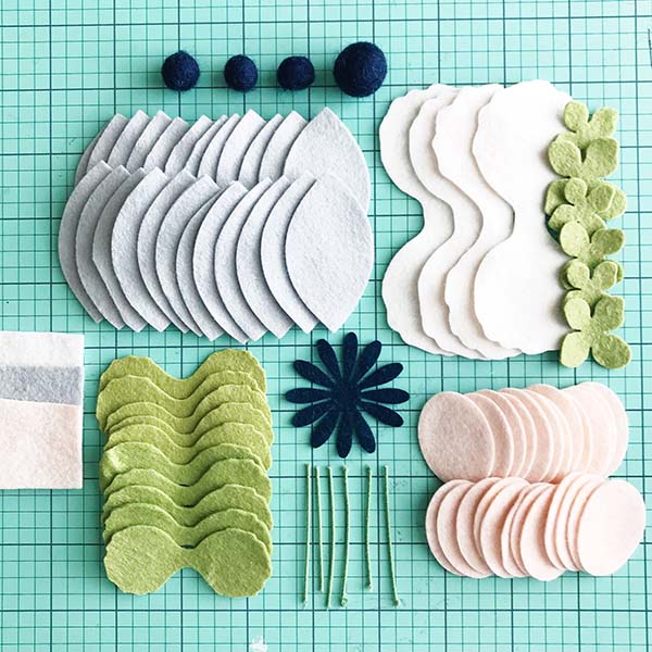 Felt Flower Craft Kit - Anemone Arrangement - Contents