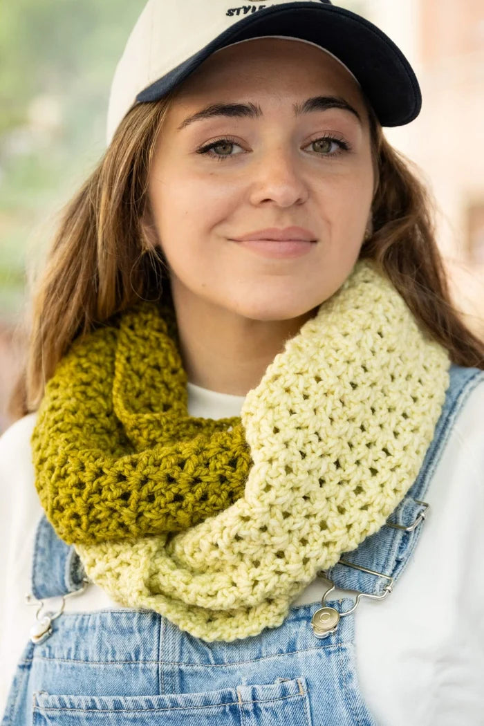 Openwork Cowl Crochet Kit