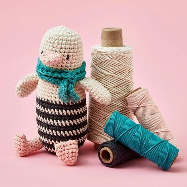 Zollie Beginner Crochet Kit Amigurumi Duck - Lifestyle