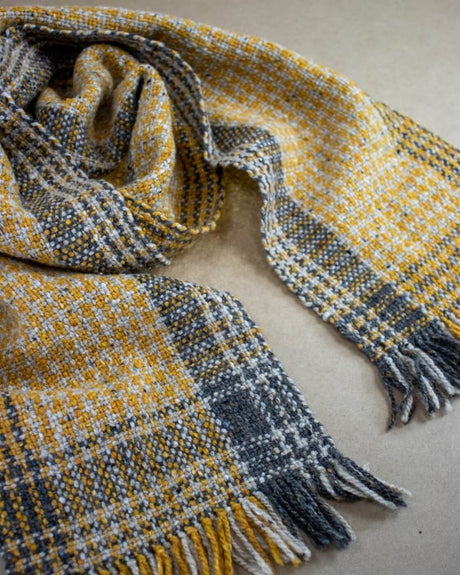 Houndstooth Rigid Heddle Scarf - Studio Donegal Soft Donegal