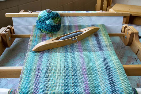Complimenting Crazy Cotton : A Weft Experiment
