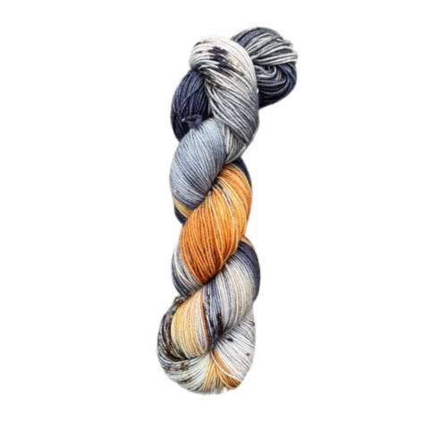 Round Mountain Fibers Spruce Fingering Yarn - The Woolery
