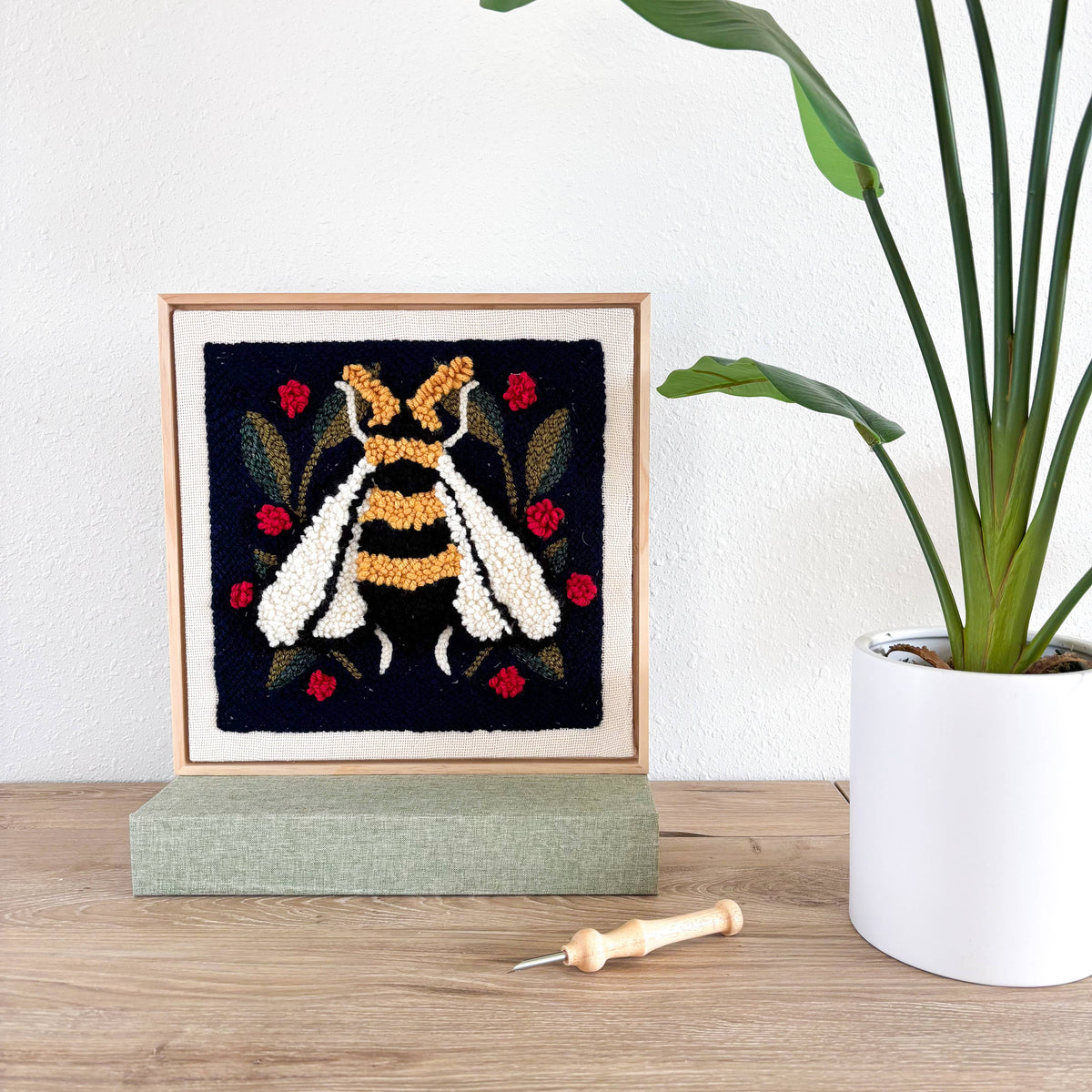 Spring Bee Punch Needle Frame Kit - The Woolery