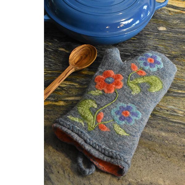 Nordic Hands - Oven Mitt