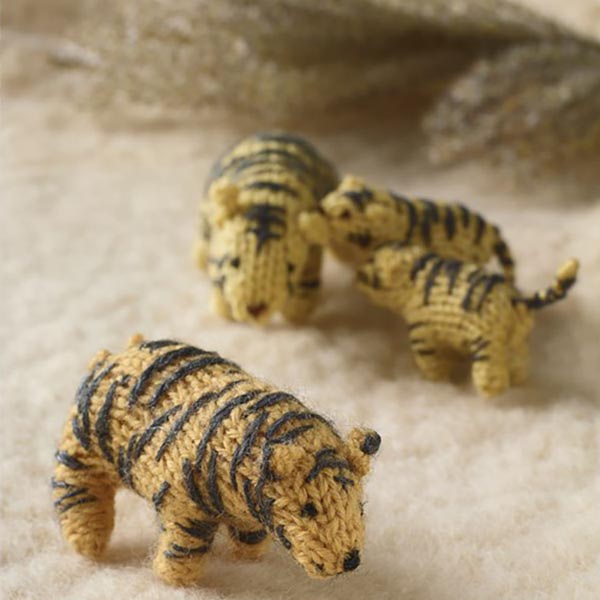 Knit a Mini Safari - b