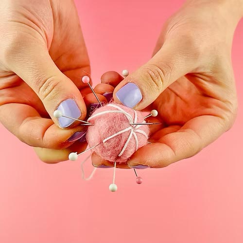 The Edinburgh Craft Club Bead Necklace Wet Felting Kit - B