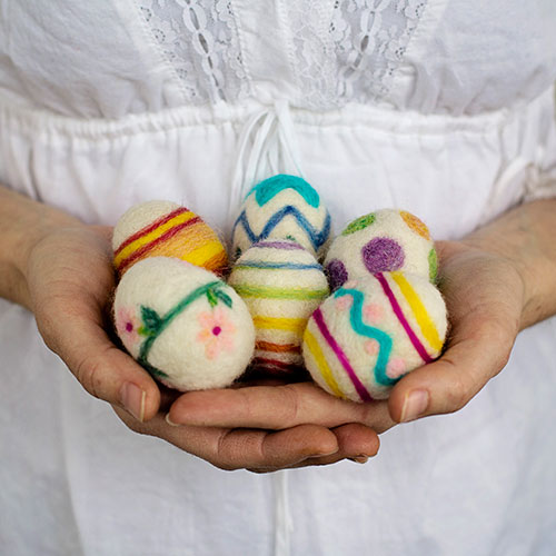Sculpting with Wool Needle Felting Kit - Easter Eggs