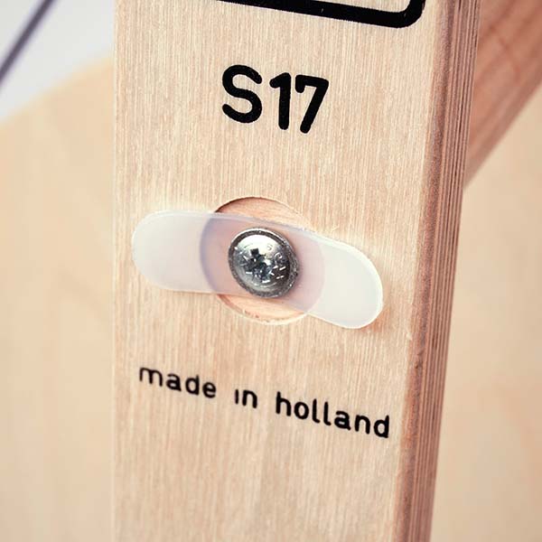 Louet S17 Spinning Wheel - Post