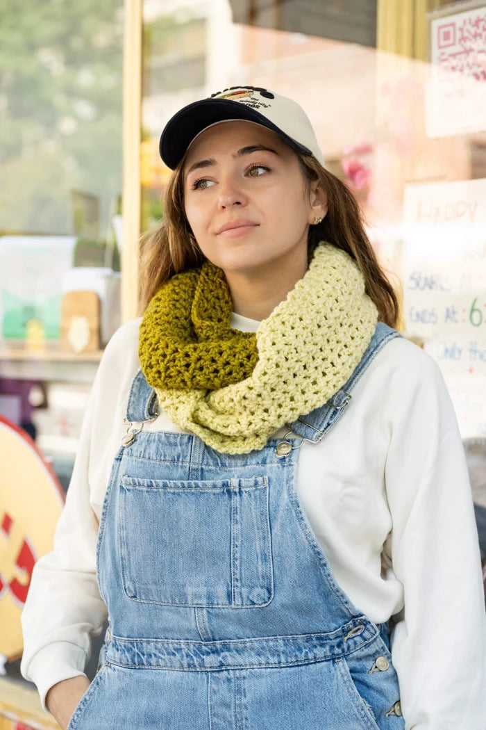 Openwork Cowl Crochet Kit