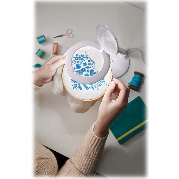 Daylight Halo Table Magnifier - B